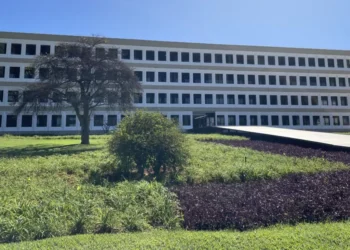 MPTCU pede investigação de diretor do BC no caso Master