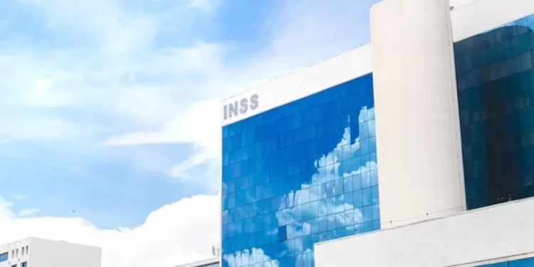 Idade mínima e pontos para se aposentar sobem em 2026