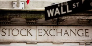 Wall Street encerra mista apenas com Dow Jones em terreno positivo