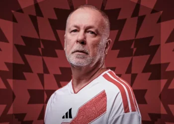 Mano Menezes assume comando técnico da seleção do Peru por 4 anos