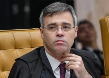Mendonça convoca PF para reunião nesta segunda-feira sobre o Banco Master