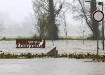 Depressão Marta agrava crise em Portugal e coloca o país em alerta máximo