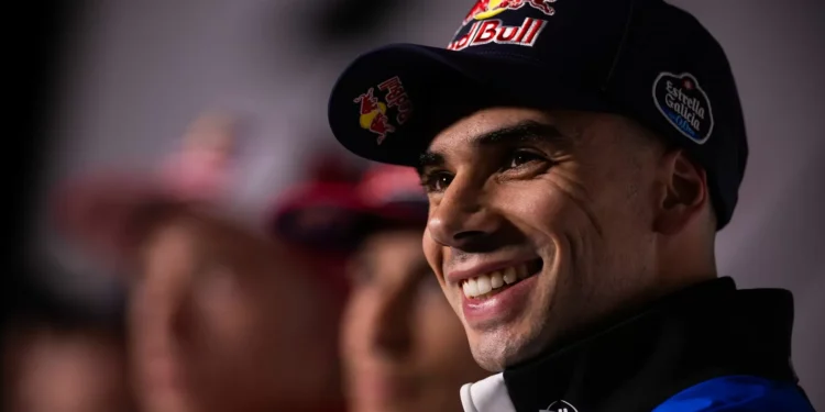 Miguel Oliveira estreia-se nas Superbikes apontado ao título