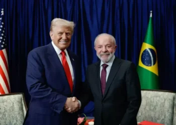 Brasil deve continuar dialogando mesmo após Trump anunciar tarifa de 15%