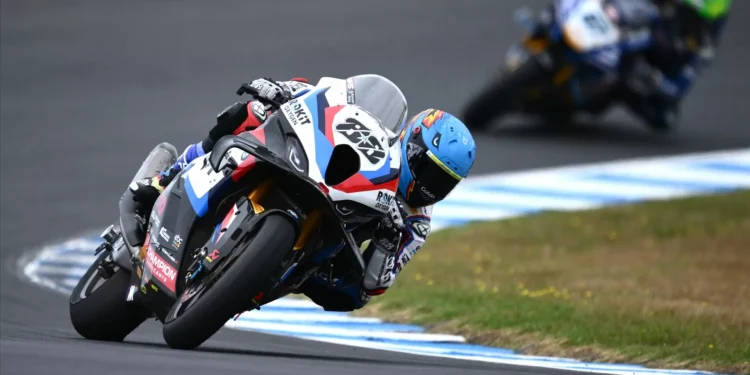 ​Miguel Oliveira estreia-se nas Superbikes com um oitavo lugar