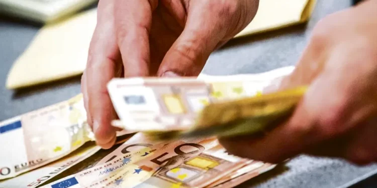 Juros dos Certificados de Aforro descem em março mas continuam a bater (quase) todos os depósitos