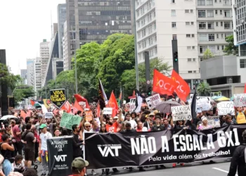 Fazenda vê fim da 6×1 maduro no Congresso, mas texto pode afastar governo