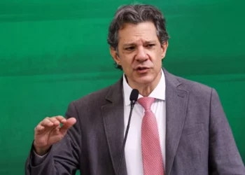 Crescimento do Master foi interrompido com Galípolo no BC, afirma Haddad