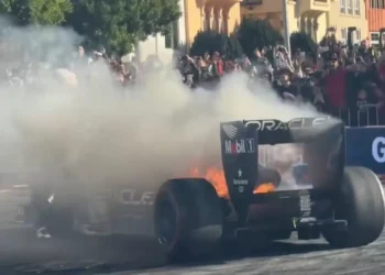 Princípio de incêndio em carro da Fórmula 1