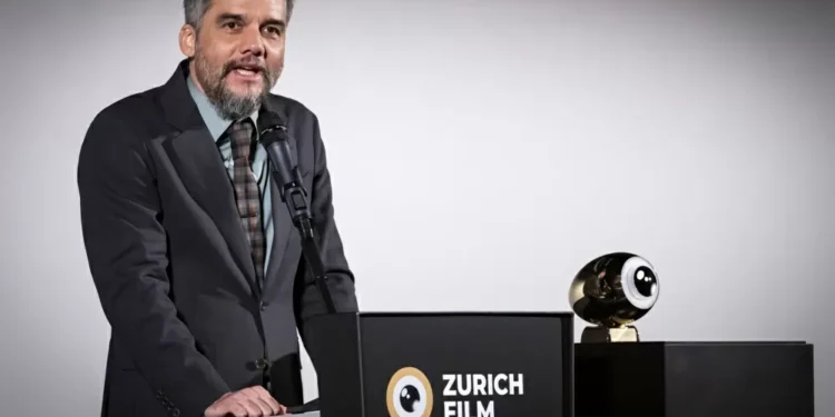 Wagner Moura diz ‘ter medo’ de se deparar com agentes do ICE: ‘Podem te matar’