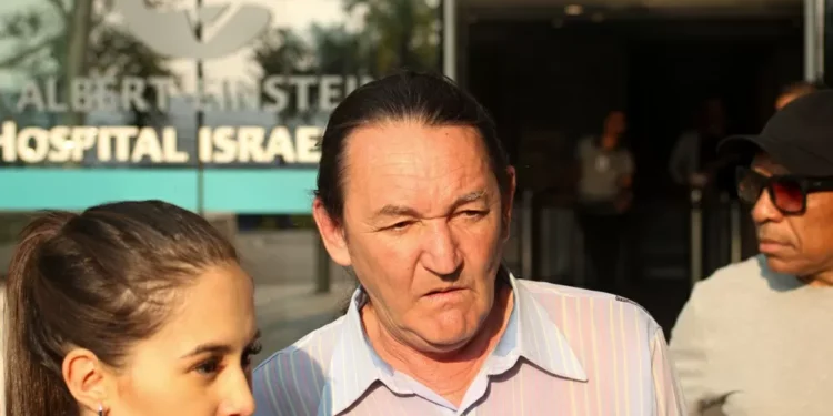 Humorista Marquito é hospitalizado às pressas após sofrer indisposição e cair de moto